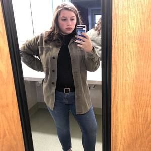 Meet your Posher, Lauren